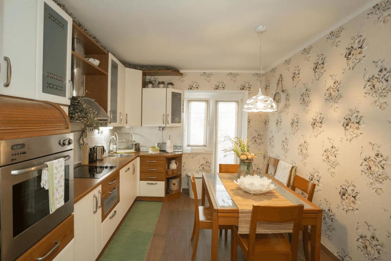 Beach Apartment Butterfly With Sea View Split Eksteriør bilde